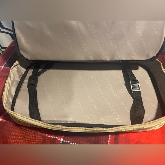 Kenneth Cole hand luggage - Picture 3 of 9